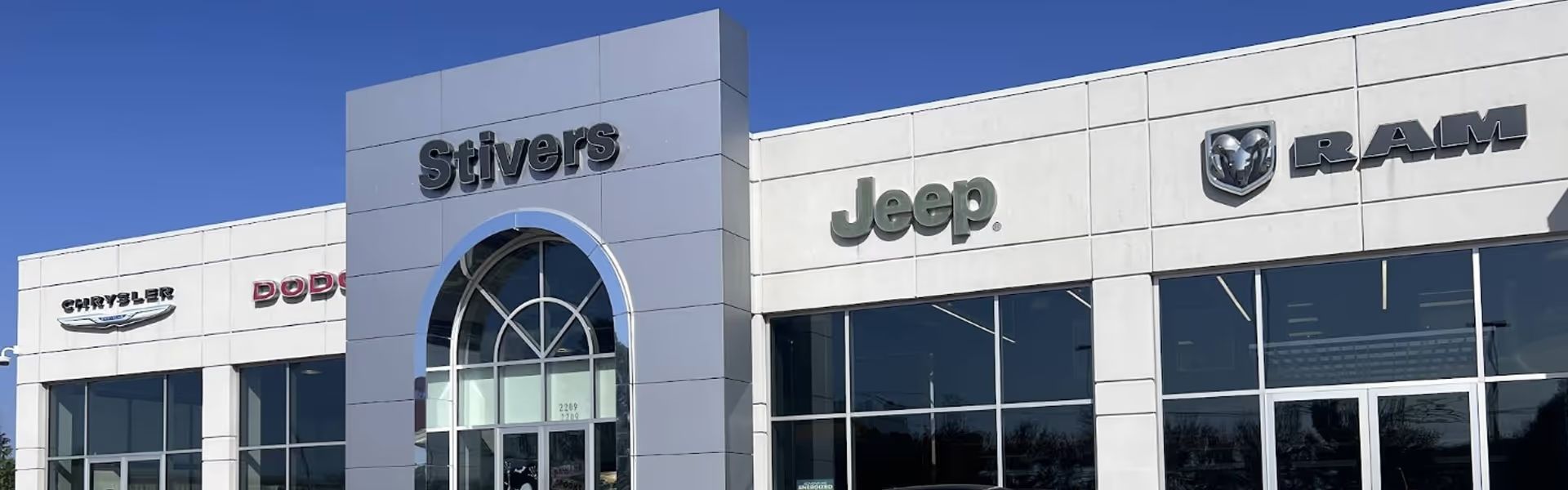 Front of the Stivers Chrysler Dodge Jeep Ram showroom in Prattville, Alabama
